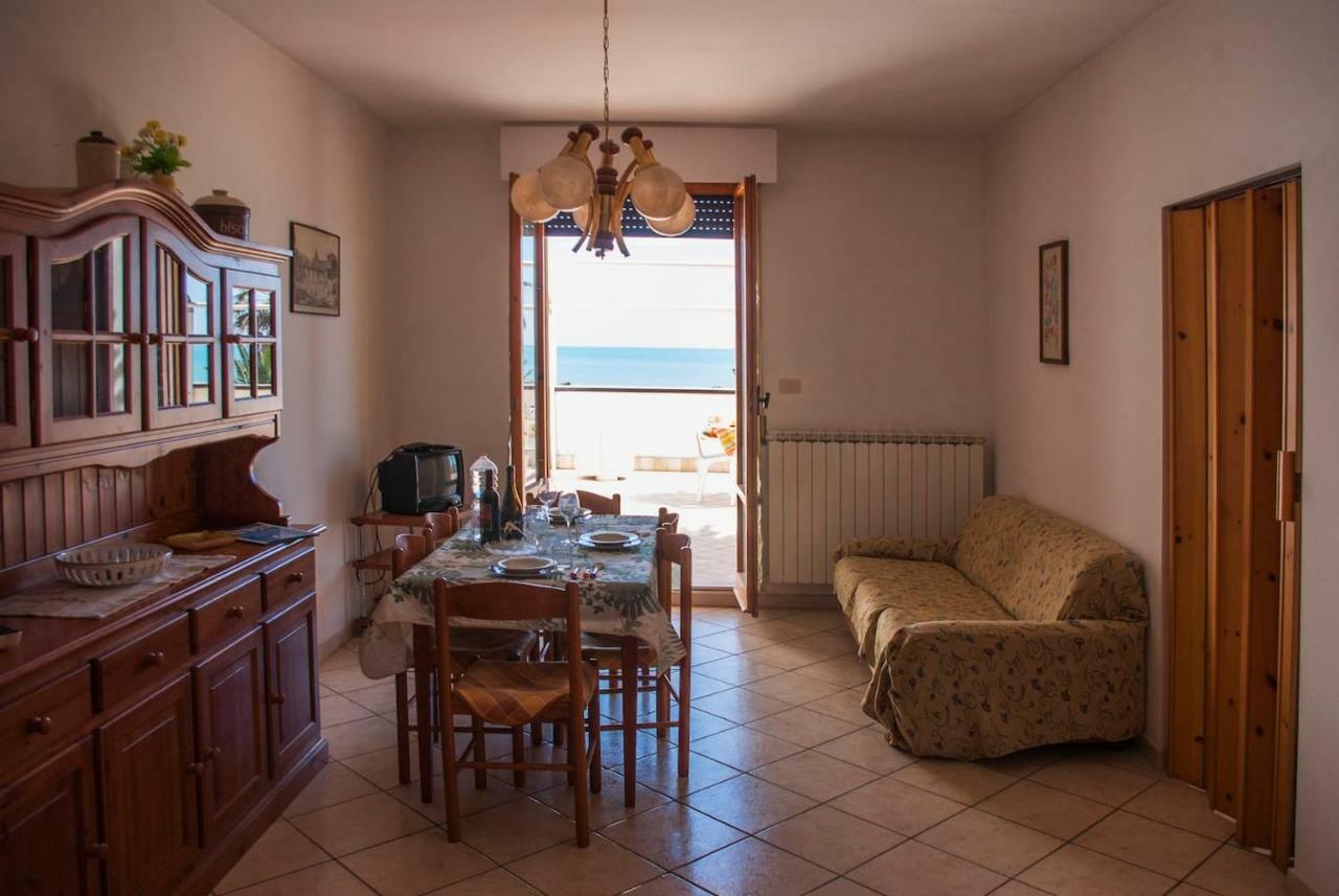 Appartamento Di Antonio Fronte Mare Montesilvano Marina Extérieur photo