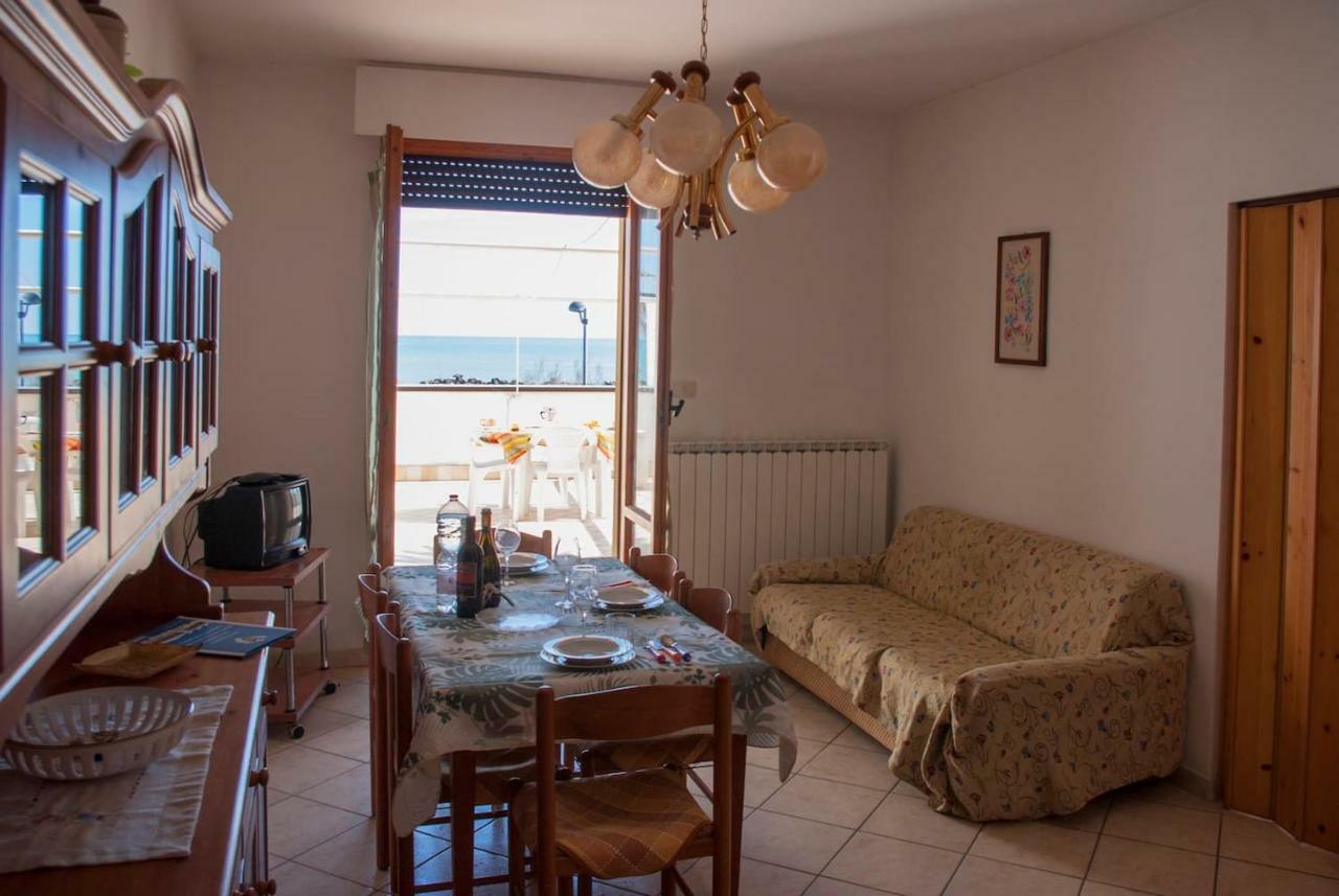 Appartamento Di Antonio Fronte Mare Montesilvano Marina Extérieur photo