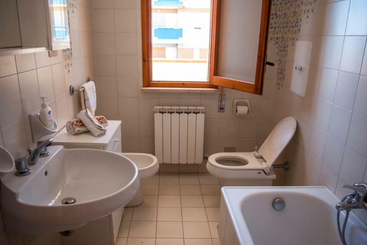 Appartamento Di Antonio Fronte Mare Montesilvano Marina Extérieur photo